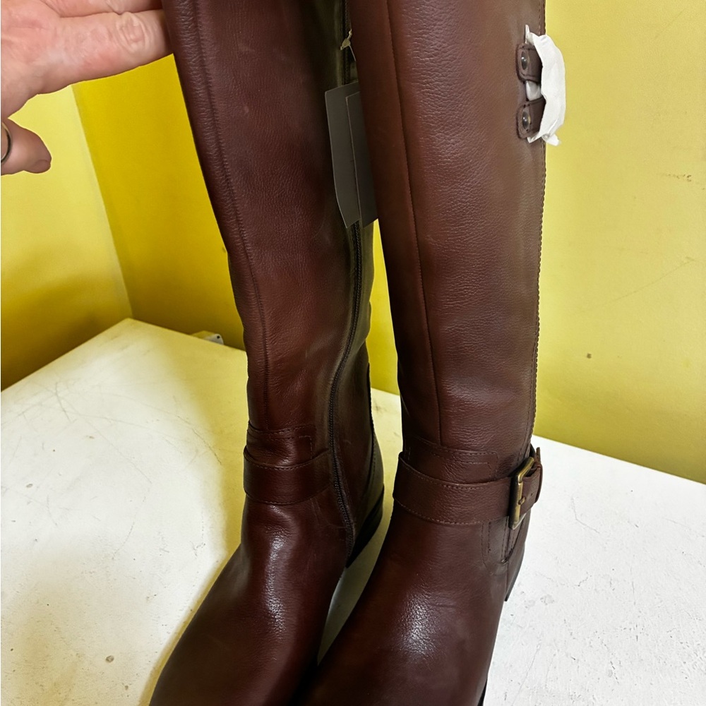 Elegant Brown Leather Women's Boots